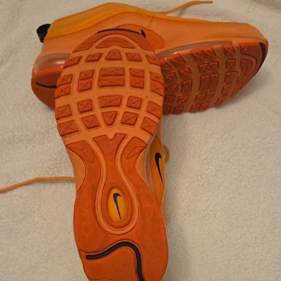 Nike Orange Air Max 90 Athletic Shoes - Picture 5 of 15